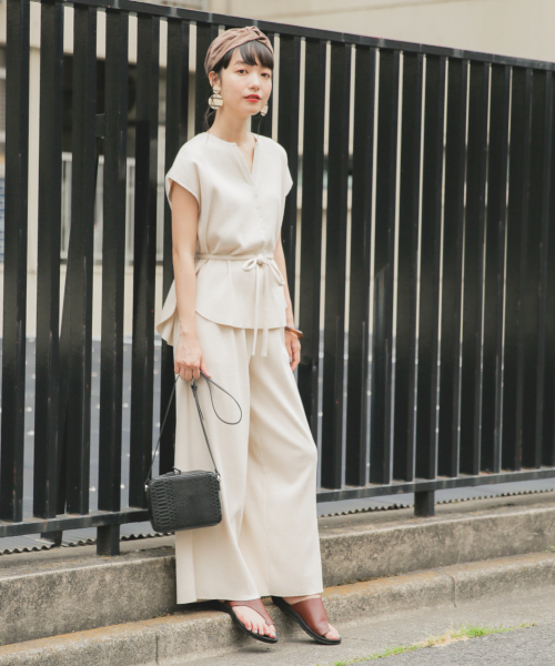 LOWRYS FARM(ローリーズファーム)の「リブヘンリーSETUP 838113(つなぎ/オールインワン・レディース・ブラック/ブラウン/アイボリー/チャコールグレー・FREE)」の2枚目の写真