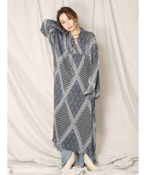 Ungrid（アングリッド）の「ヘムスリットクラッシュストレートデニム（デニムパンツ・レディース・ブルー・24inch/25inch/26inch）」の10枚目の写真