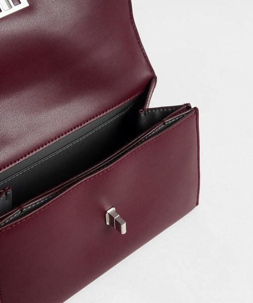 CHARLES & KEITH（チャールズ & キース）の「エンベロープバッグ / Envelope Bag（ショルダーバッグ・レディース・ホワイト/ブラック/ブルー/バーガンディー・S）」の16枚目の写真