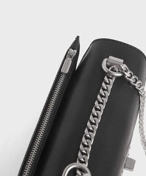 CHARLES & KEITH（チャールズ & キース）の「エンベロープバッグ / Envelope Bag（ショルダーバッグ・レディース・ホワイト/ブラック/ブルー/バーガンディー・S）」の14枚目の写真