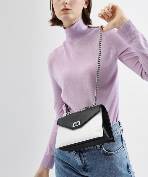 CHARLES & KEITH（チャールズ & キース）の「エンベロープバッグ / Envelope Bag（ショルダーバッグ・レディース・ホワイト/ブラック/ブルー/バーガンディー・S）」の6枚目の写真