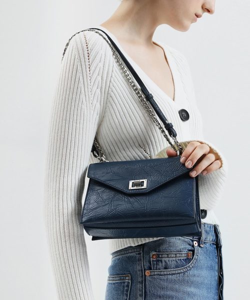 CHARLES & KEITH（チャールズ & キース）の「エンベロープバッグ / Envelope Bag（ショルダーバッグ・レディース・ホワイト/ブラック/ブルー/バーガンディー・S）」の20枚目の写真