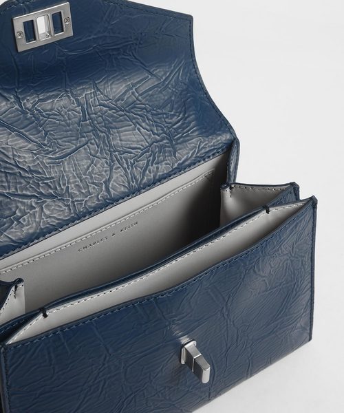 CHARLES & KEITH（チャールズ & キース）の「エンベロープバッグ / Envelope Bag（ショルダーバッグ・レディース・ホワイト/ブラック/ブルー/バーガンディー・S）」の12枚目の写真