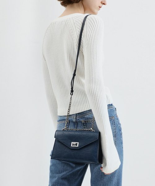 CHARLES & KEITH（チャールズ & キース）の「エンベロープバッグ / Envelope Bag（ショルダーバッグ・レディース・ホワイト/ブラック/ブルー/バーガンディー・S）」の18枚目の写真