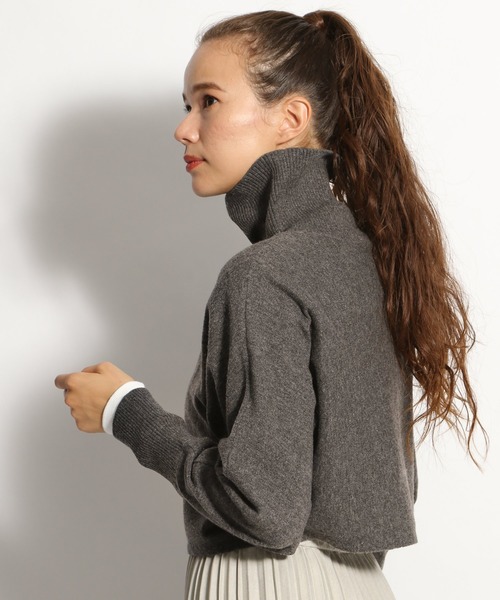 niko and...（ニコアンド）の「ショートドルマンタートルプルオーバー（ニット/セーター・レディース・カーキ/ベージュ/チャコール・MEDIUM/LARGE）」の2枚目の写真