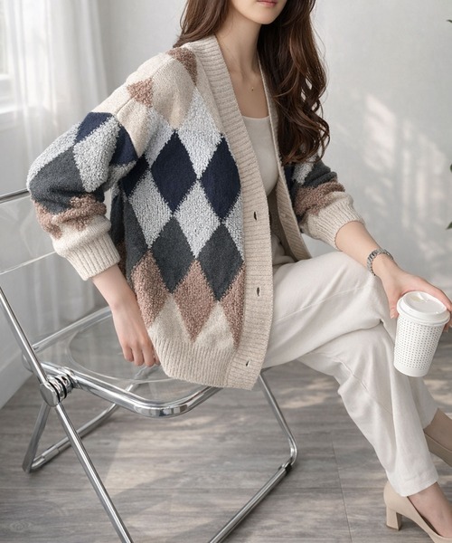 Amulet（アミュレット）の「アーガイル オーバーサイズ ボア ニットカーディガン（カーディガン/ボレロ・レディース・ネイビー/レッド/カーキ/グレー/ホワイト・FREE）」の20枚目の写真