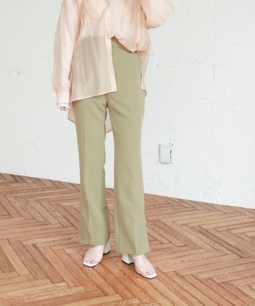 EPIMI E'PIMMY（エピミエピミー）の「《ZOZO限定》センタープレスサイドスリットスラックスパンツ（スラックス・レディース・ブラック/ベージュ/ブルー/パープル/オレンジ/モカ/カーキ/マスタード/ラベンダー・MEDIUM）」の4枚目の写真