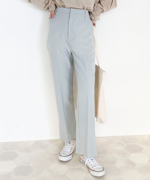 EPIMI E'PIMMY（エピミエピミー）の「《ZOZO限定》センタープレスサイドスリットスラックスパンツ（スラックス・レディース・ブラック/ベージュ/ブルー/パープル/オレンジ/モカ/カーキ/マスタード/ラベンダー・MEDIUM）」の5枚目の写真