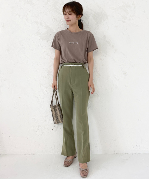 EPIMI E'PIMMY（エピミエピミー）の「《ZOZO限定》センタープレスサイドスリットスラックスパンツ（スラックス・レディース・ブラック/ベージュ/ブルー/パープル/オレンジ/モカ/カーキ/マスタード/ラベンダー・MEDIUM）」の11枚目の写真