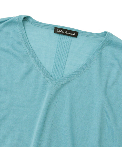 URBAN RESEARCH（アーバンリサーチ）の「UR Ｖネックルーズフィットニット（ニット/セーター・レディース・オフホワイト/トップグレー/グリーン/ネイビー/ピンクベージュ・FREE）」の11枚目の写真