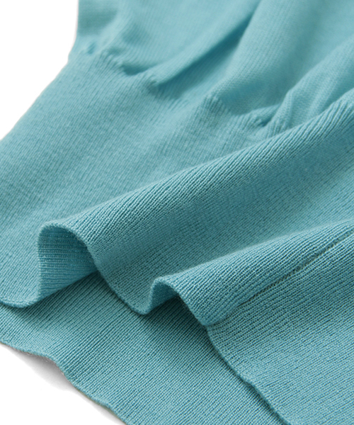 URBAN RESEARCH（アーバンリサーチ）の「UR Ｖネックルーズフィットニット（ニット/セーター・レディース・オフホワイト/トップグレー/グリーン/ネイビー/ピンクベージュ・FREE）」の6枚目の写真