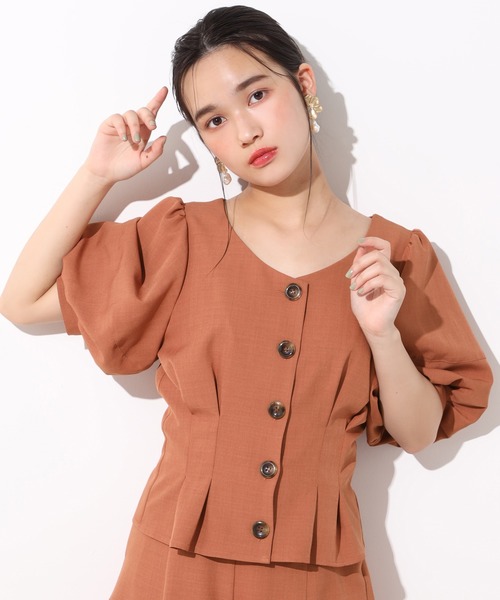 one after another NICE CLAUP（ワンアフターアナザーナイスクラップ）の「袖タック麻風ブラウス（シャツ/ブラウス・レディース・ベージュ/ダークパープル/ラベンダー/テラコッタ・FREE）」の2枚目の写真