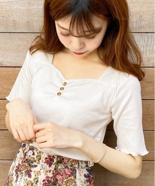 apres jour（アプレジュール）の「ハートネックリブトップス【ZOZOTOWN限定アイテム】（Tシャツ/カットソー・レディース・ブラック/アイボリー/ミント/モカ・フリー）」の2枚目の写真