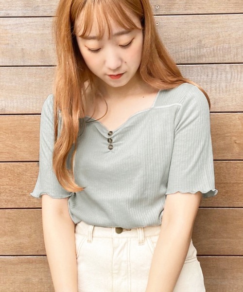 apres jour（アプレジュール）の「ハートネックリブトップス【ZOZOTOWN限定アイテム】（Tシャツ/カットソー・レディース・ブラック/アイボリー/ミント/モカ・フリー）」の4枚目の写真