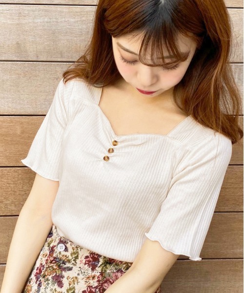 apres jour（アプレジュール）の「ハートネックリブトップス【ZOZOTOWN限定アイテム】（Tシャツ/カットソー・レディース・ブラック/アイボリー/ミント/モカ・フリー）」の5枚目の写真