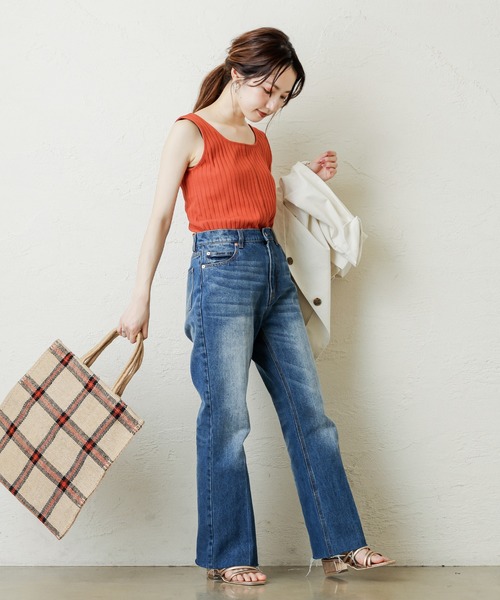 natural couture(ナチュラルクチュール)の「長さ変えれるフレアデニム(デニムパンツ・レディース・インディゴブルー/ブルー・SMALL/MEDIUM)」の18枚目の写真