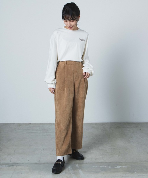 WEGO(ウィゴー)の「WEGO/コーデュロイストレートタックパンツ(スラックス・レディース・ブラック/ブルー/ブラウン/ベージュ/パープル/アイボリー・SMALL/MEDIUM)」の16枚目の写真