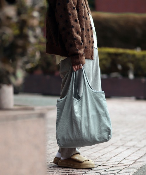 JOURNAL STANDARD relume（ジャーナルスタンダード　レリューム）の「CALIFORNIA IMILE CARRY BAGショッピングトート（トートバッグ・メンズ・ブラック/ブラック系その他/グレー/ライトグレー/クリアブルー/スカイブルー・FREE）」の5枚目の写真