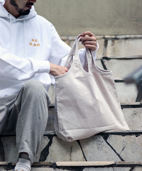 JOURNAL STANDARD relume（ジャーナルスタンダード　レリューム）の「CALIFORNIA IMILE CARRY BAGショッピングトート（トートバッグ・メンズ・ブラック/ブラック系その他/グレー/ライトグレー/クリアブルー/スカイブルー・FREE）」の4枚目の写真