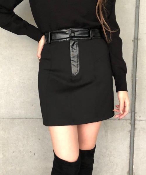 ENVYM（アンビー）の「フェイクレザーコンビポンチＳＫ（スカート・レディース・ブラック・FREE）」の4枚目の写真