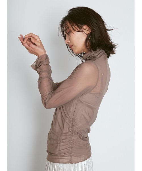 スナイデル　長袖カットソー　プルオーバー　シアー　ギャザー　レイヤード　ONE SNIDEL（スナイデル）の「シアーギャザーカットプルオーバー（T
