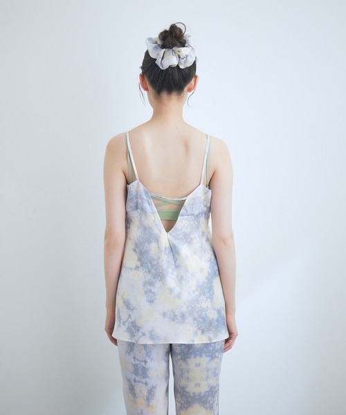 VIS(ビス)の「【コラーゲン加工】【ViSage】リサイクルサテンタイダイ柄キャミソール(ルームウェア/パジャマ・レディース・ピンク系その他2/ブルー系その他4・FREE)」の18枚目の写真