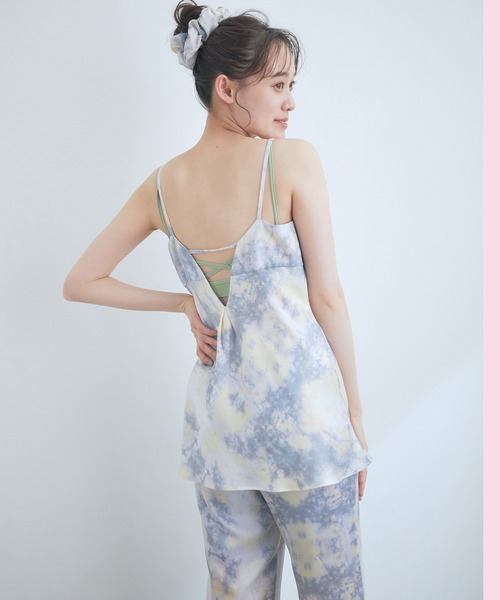 VIS(ビス)の「【コラーゲン加工】【ViSage】リサイクルサテンタイダイ柄キャミソール(ルームウェア/パジャマ・レディース・ピンク系その他2/ブルー系その他4・FREE)」の19枚目の写真