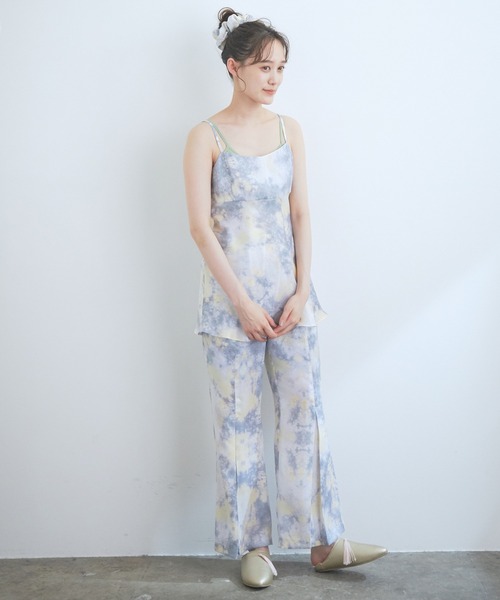 VIS(ビス)の「【コラーゲン加工】【ViSage】リサイクルサテンタイダイ柄キャミソール(ルームウェア/パジャマ・レディース・ピンク系その他2/ブルー系その他4・FREE)」の13枚目の写真