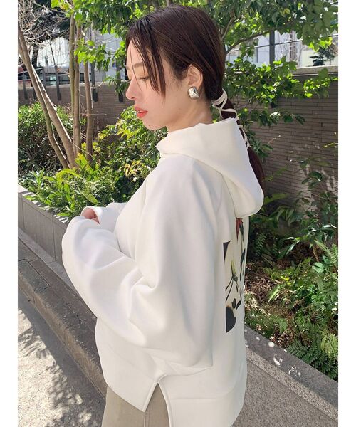 MURUA（ムルーア）の「【MURUA×217..NINA】コラボパーカー（パーカー・レディース・ホワイト/ブラック・FREE）」の7枚目の写真