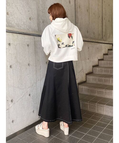 MURUA（ムルーア）の「【MURUA×217..NINA】コラボパーカー（パーカー・レディース・ホワイト/ブラック・FREE）」の5枚目の写真