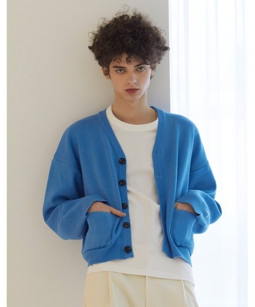 A‘gem 9（エージェムナイン）の「『LARTIGENT/ラーティゼン(L'HOMME/エル オム）』LAH1 CARDIGAN/ニットカーディガン(BTS等着用）（カーディガン/ボレロ・メンズ・ブルー・M/L）」の7枚目の写真