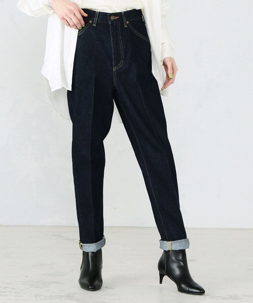 Lee（リー）の「【セットアップ対応】きれいめテーパードパンツ（デニムパンツ・レディース・イエロー/ピンク/ワンウォッシュ・MEDIUM/X-SMALL/SMALL）」の2枚目の写真