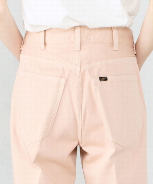 Lee（リー）の「【セットアップ対応】きれいめテーパードパンツ（デニムパンツ・レディース・イエロー/ピンク/ワンウォッシュ・MEDIUM/X-SMALL/SMALL）」の16枚目の写真