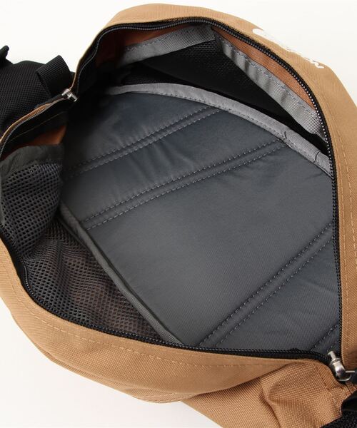 THE NORTH FACE（ザノースフェイス）の「SWEEP（ショルダーバッグ・メンズ・ブラウン/パープル/ブラック・FREE）」の7枚目の写真