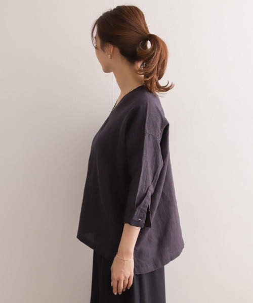 URBAN RESEARCH DOORS（アーバンリサーチドアーズ）の「リネンVネックワイドプルオーバー（シャツ/ブラウス・レディース・オフホワイト/ライトカーキ/ネイビー・ONE）」の19枚目の写真