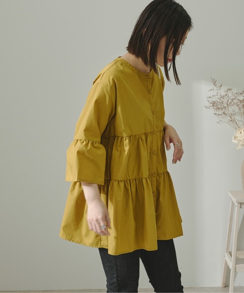 Ambre Neige(アンブルネージュ)の「ティアードチュニック/【WEB/EC限定商品】(シャツ/ブラウス・レディース・レッド/イエロー/アイボリー/モカ・FREE)」の3枚目の写真