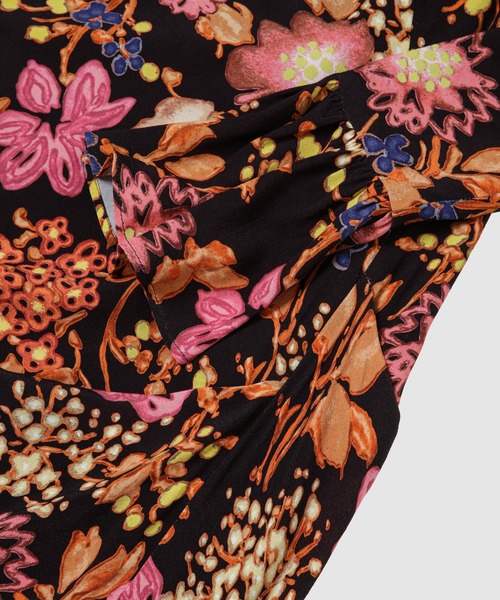 未使用 完売 BELPER Flare Cuffs Dress 花柄 ワンピース 未使用 完売 BELPER Flare Cuffs Dress 花柄 ワンピースの通販