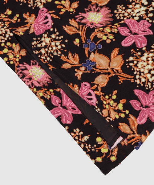 未使用 完売 BELPER Flare Cuffs Dress 花柄 ワンピース 未使用 完売 BELPER Flare Cuffs Dress 花柄 ワンピースの通販