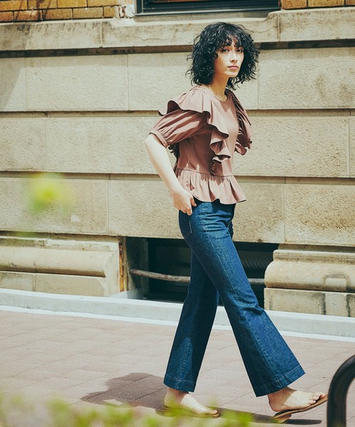 Andemiu（アンデミュウ）の「【二の腕美人】ペプラムフリルブラウス953947（シャツ/ブラウス・レディース・ブラウン/ブラック/オフホワイト・FREE）」の4枚目の写真