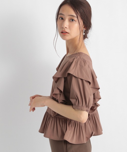 Andemiu（アンデミュウ）の「【二の腕美人】ペプラムフリルブラウス953947（シャツ/ブラウス・レディース・ブラウン/ブラック/オフホワイト・FREE）」の5枚目の写真