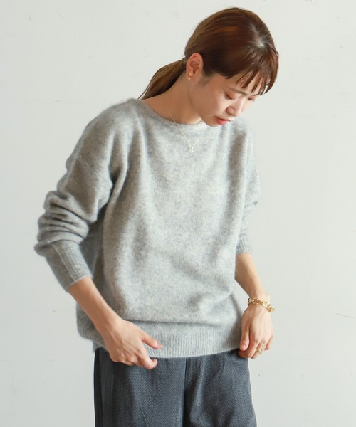 NOMBRE IMPAIR(ノンブルアンペール)の「ブラッシュウール ボートネックロングニット(ニット/セーター・レディース・ライトグレー/ブラウン/レッド/キャメル/ブルー/パープル・FREE)」の2枚目の写真