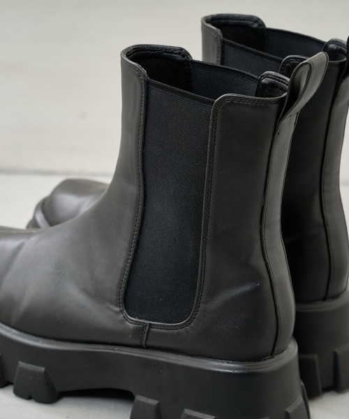 Chico(チコ)の「【新色追加】サイドゴアボリュームショートブーツ(ブーツ・レディース・カーキ/ブラック/アイボリー/ブラウン・LARGE/SMALL/MEDIUM)」の19枚目の写真