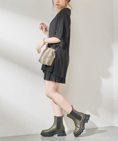 Chico(チコ)の「【新色追加】サイドゴアボリュームショートブーツ(ブーツ・レディース・カーキ/ブラック/アイボリー/ブラウン・LARGE/SMALL/MEDIUM)」の16枚目の写真