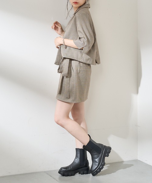 Chico(チコ)の「【新色追加】サイドゴアボリュームショートブーツ(ブーツ・レディース・カーキ/ブラック/アイボリー/ブラウン・LARGE/SMALL/MEDIUM)」の7枚目の写真