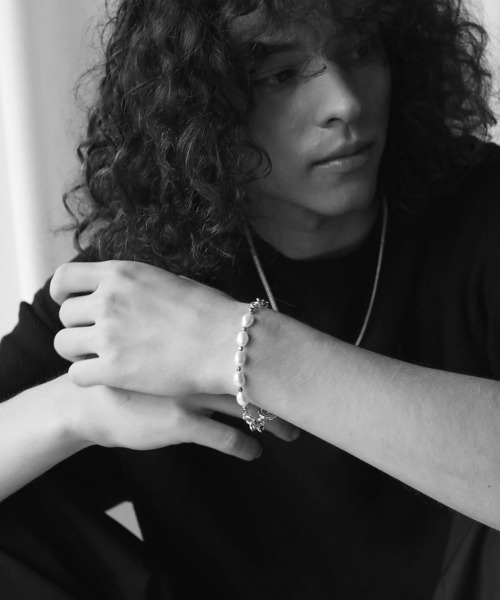 JOEN（ジョエン）の「JOEN(ジョエン)淡水バロックパール×シルバー925コーティング 日本製 5連パールブレスレット / シルバー925コーティング 日本製ハーフダブルチェーンブレスレット（ブレスレット・メンズ・ホワイト/シルバー・FREE）」の11枚目の写真