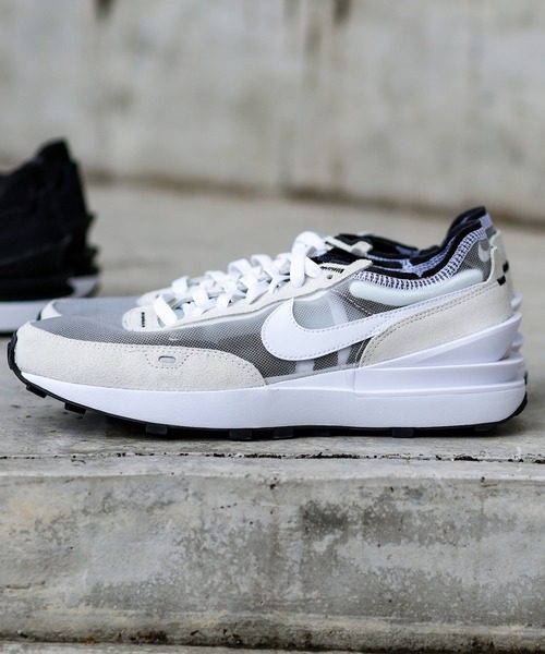 NIKE（ナイキ）の「【NIKE / ナイキ】 ワッフル1（スニーカー・メンズ・ホワイト/ブラック・26cm/27cm/28cm）」の2枚目の写真