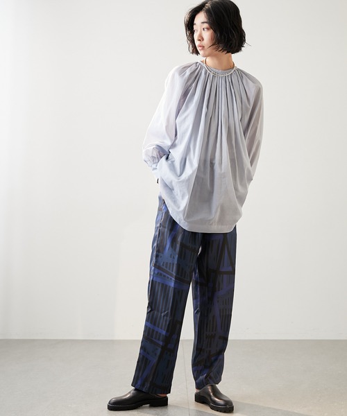 Whim Gazette（ウィムガゼット）の「ローンクルーネックブラウス（シャツ/ブラウス・レディース・サックスブルー/ダークブラウン・FREE）」の15枚目の写真