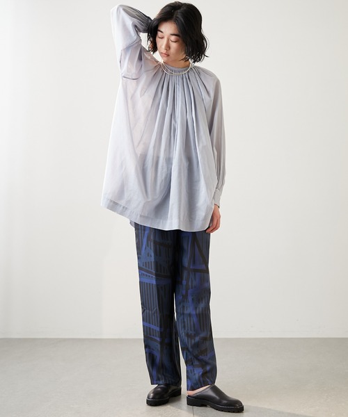 Whim Gazette（ウィムガゼット）の「ローンクルーネックブラウス（シャツ/ブラウス・レディース・サックスブルー/ダークブラウン・FREE）」の16枚目の写真