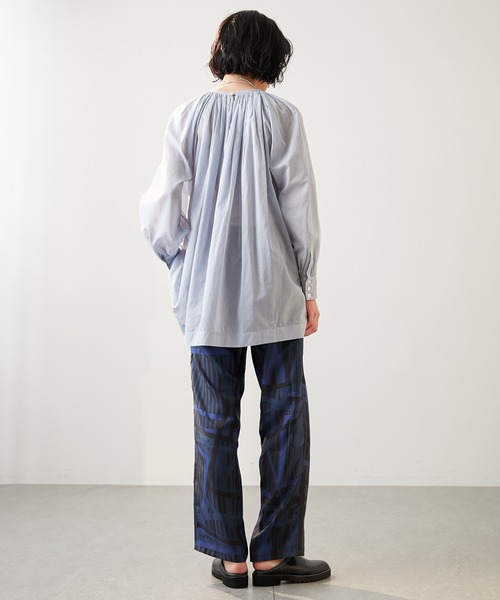 Whim Gazette（ウィムガゼット）の「ローンクルーネックブラウス（シャツ/ブラウス・レディース・サックスブルー/ダークブラウン・FREE）」の9枚目の写真