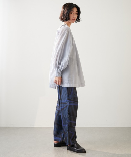 Whim Gazette（ウィムガゼット）の「ローンクルーネックブラウス（シャツ/ブラウス・レディース・サックスブルー/ダークブラウン・FREE）」の12枚目の写真